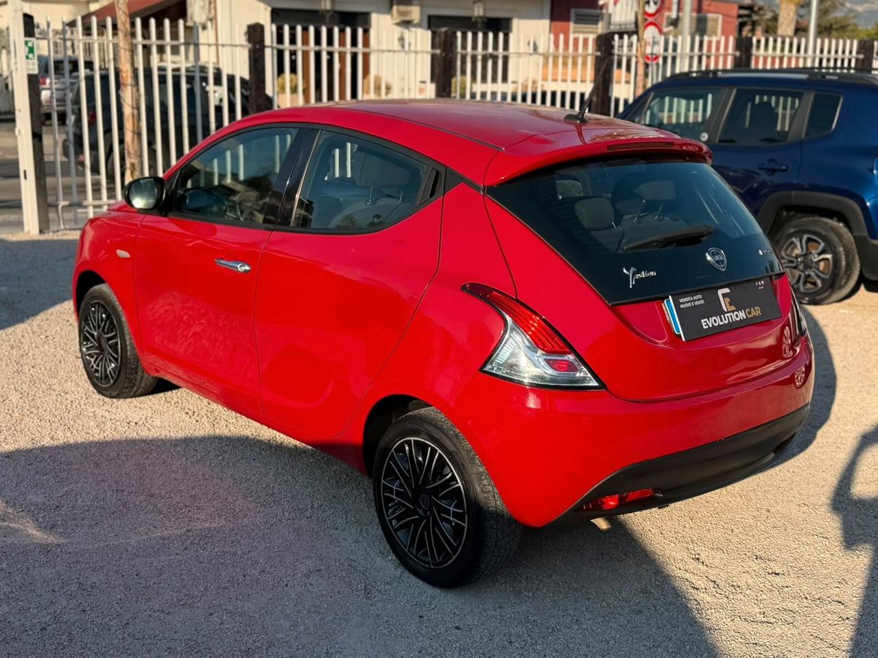 Lancia Ypsilon 1.0 Hybrid UnYca 2022