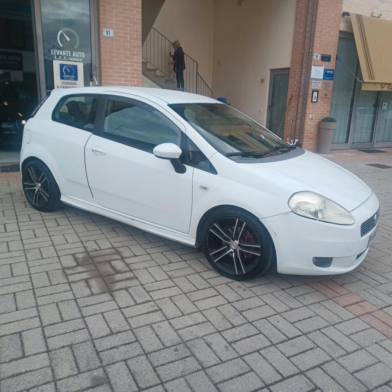 NEOPATENTATI BUONO STATO G. PUNTO 1.3 MJTD