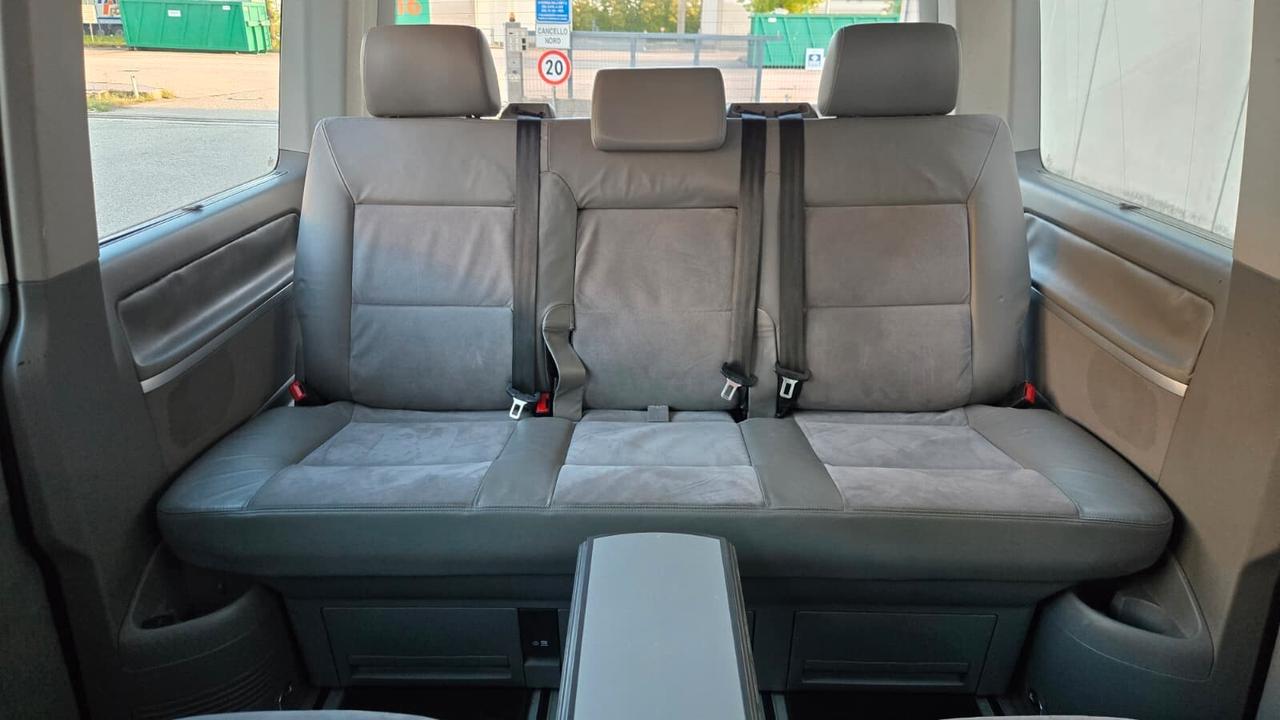 Volkswagen Transporter Caravelle 2.5 TDI/174CV 4mot. highline