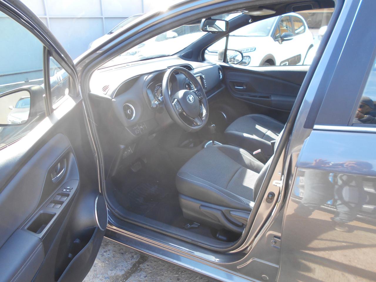 Toyota Yaris 1.5 Hybrid 5 porte Business