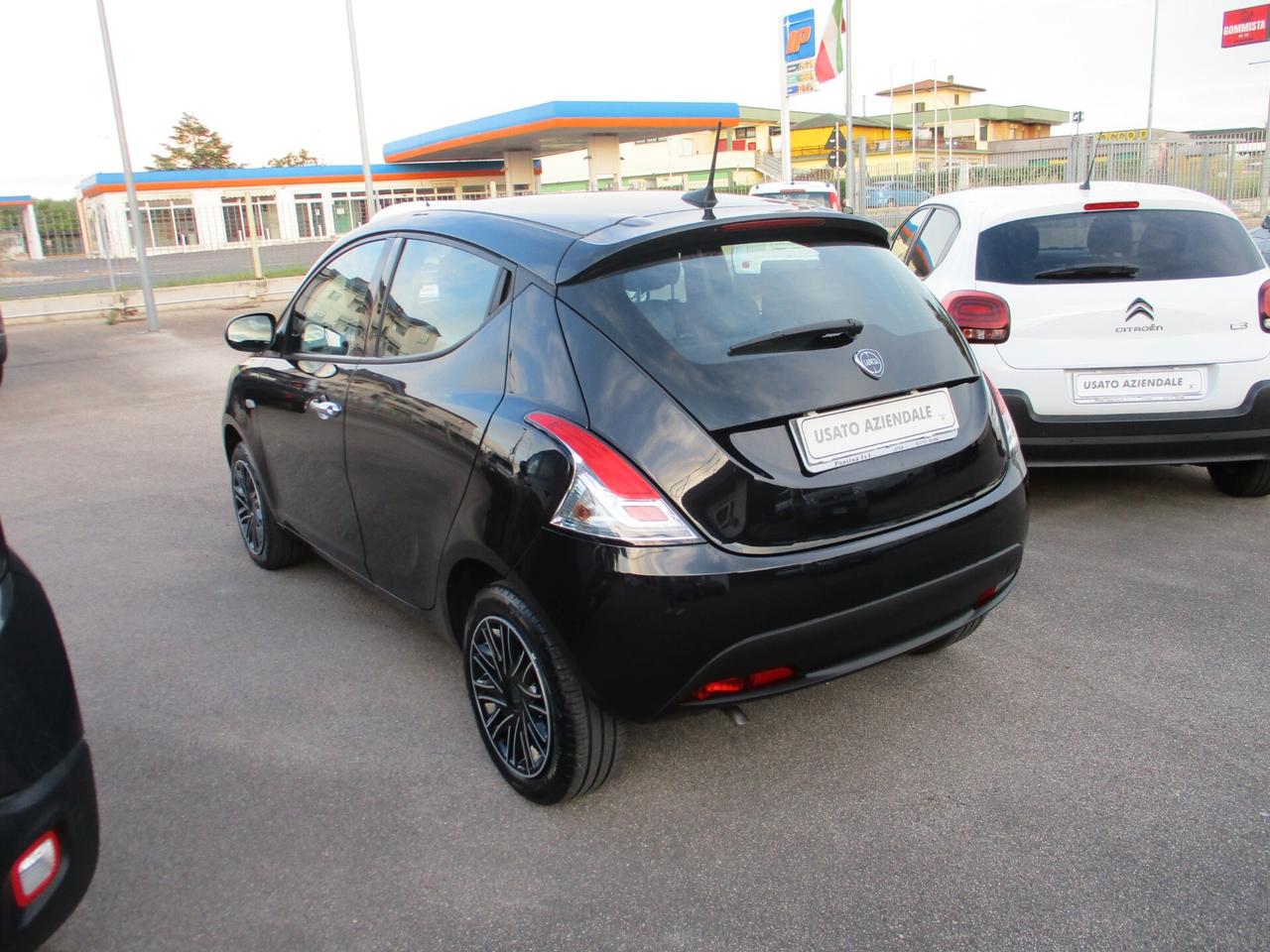 Lancia Ypsilon 1.0 FireFly 5 porte S&S Hybrid Oro