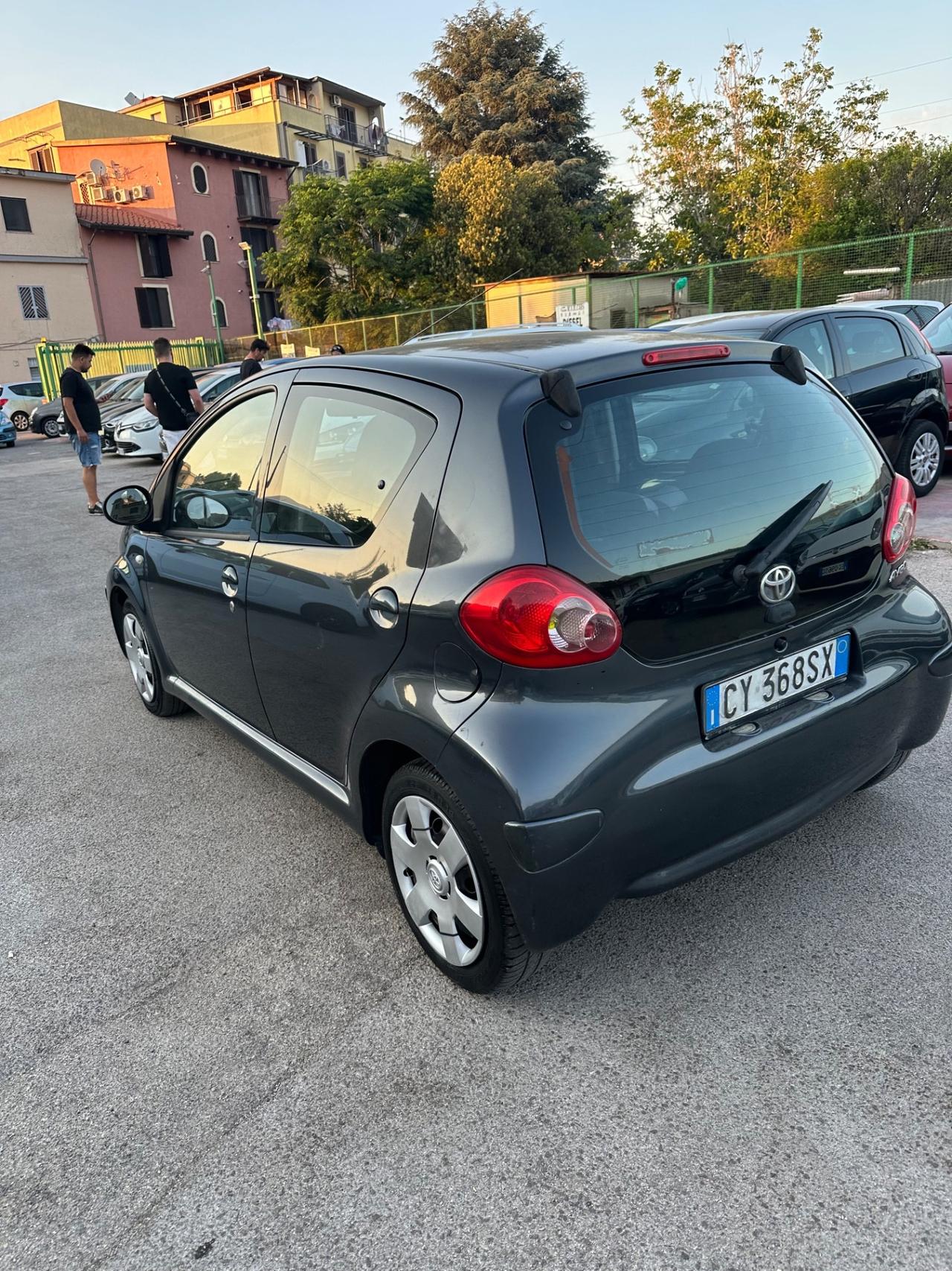 Toyota Aygo 1.0 12V VVT-i 5 porte Sol