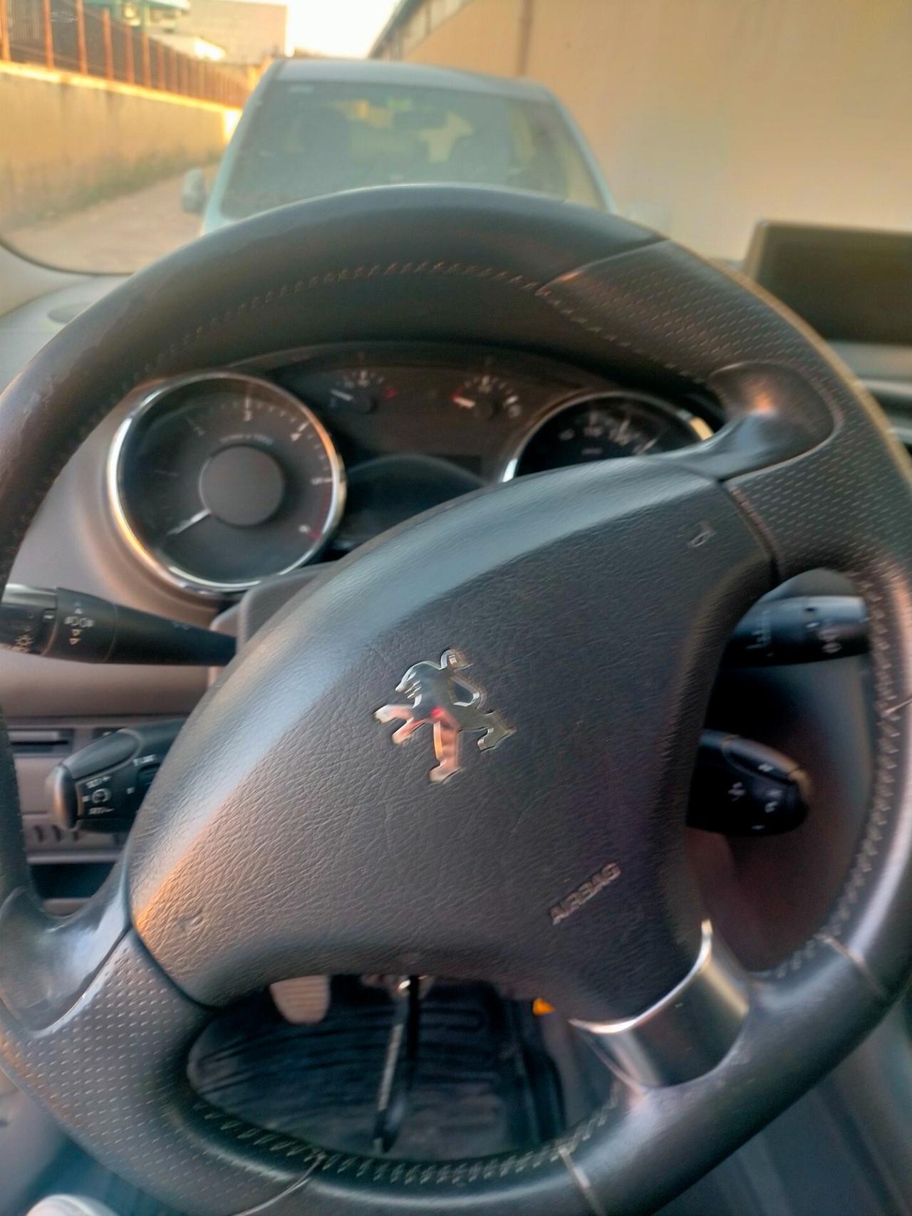 Peugeot 3008 1.6 HDi 110CV Premium