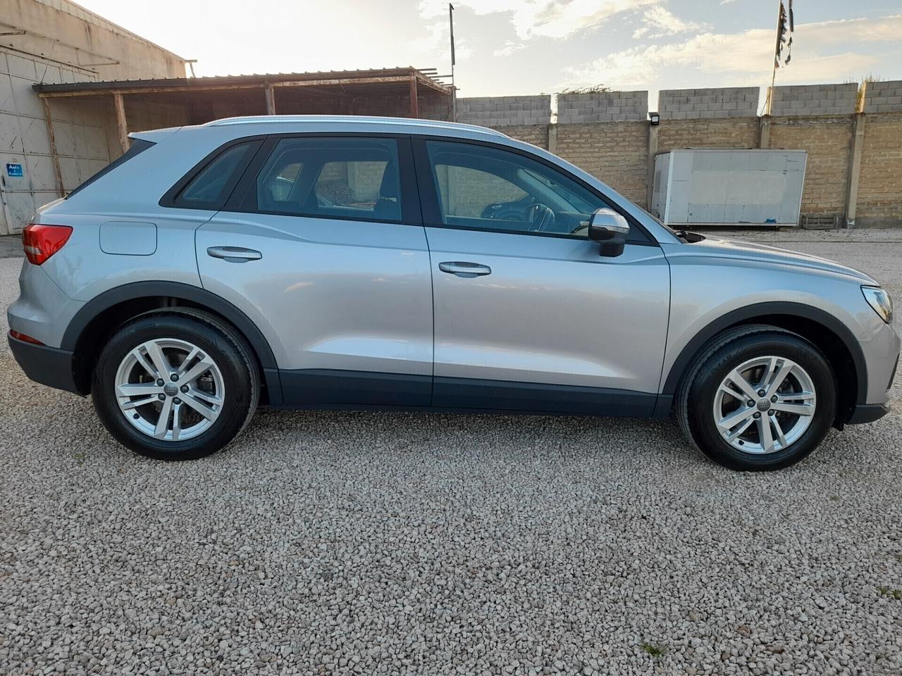 Audi Q3 35 TDI S tronic Business Advanced ANN02020