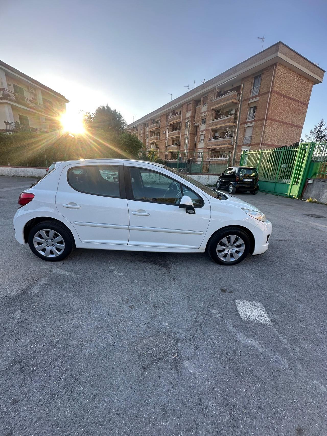 Peugeot 207 Plus 1.4 8V 75CV 5p. ECO GPL