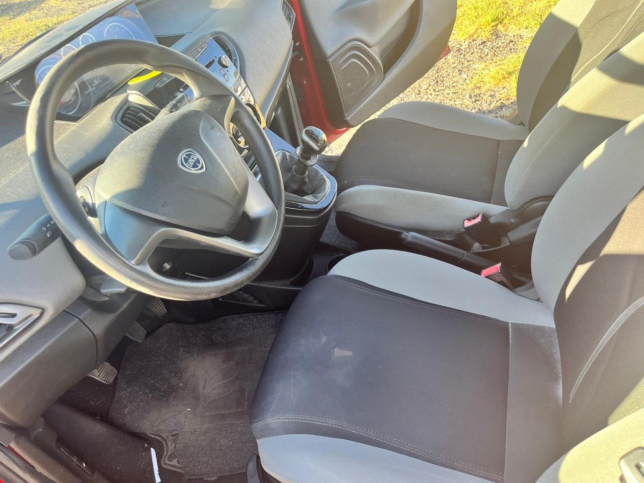 Lancia Ypsilon 1.2 69 CV 5 porte S&S Platinum