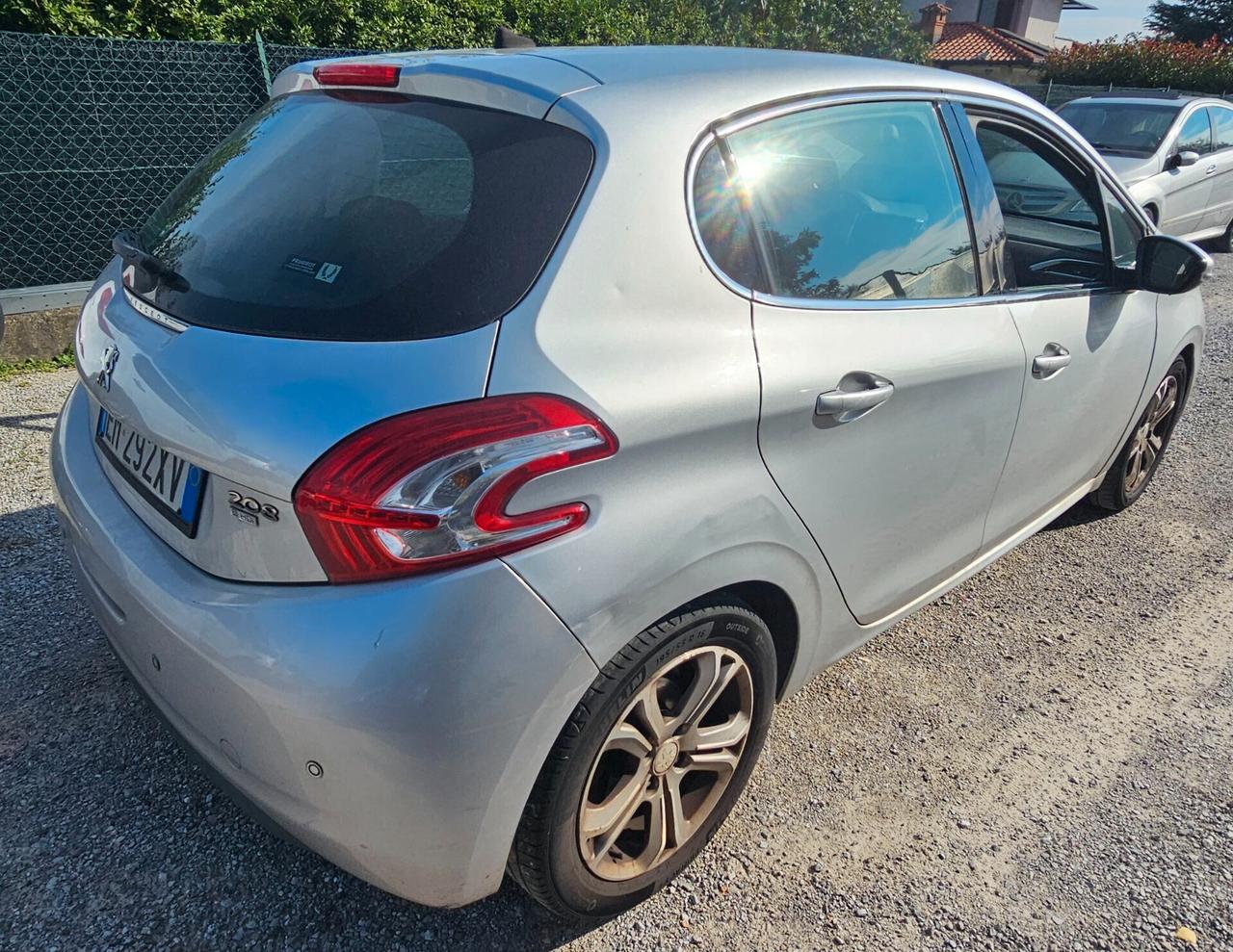 Peugeot 208 1.6 e-HDi 92 CV Stop&Start 5 porte Allure