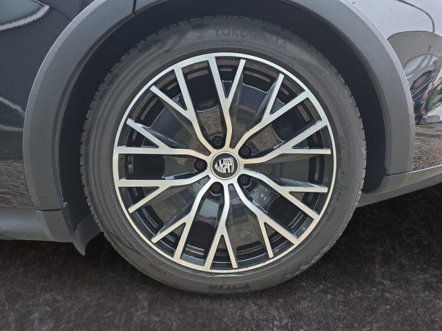 PORSCHE Taycan 4 Cross Turismo