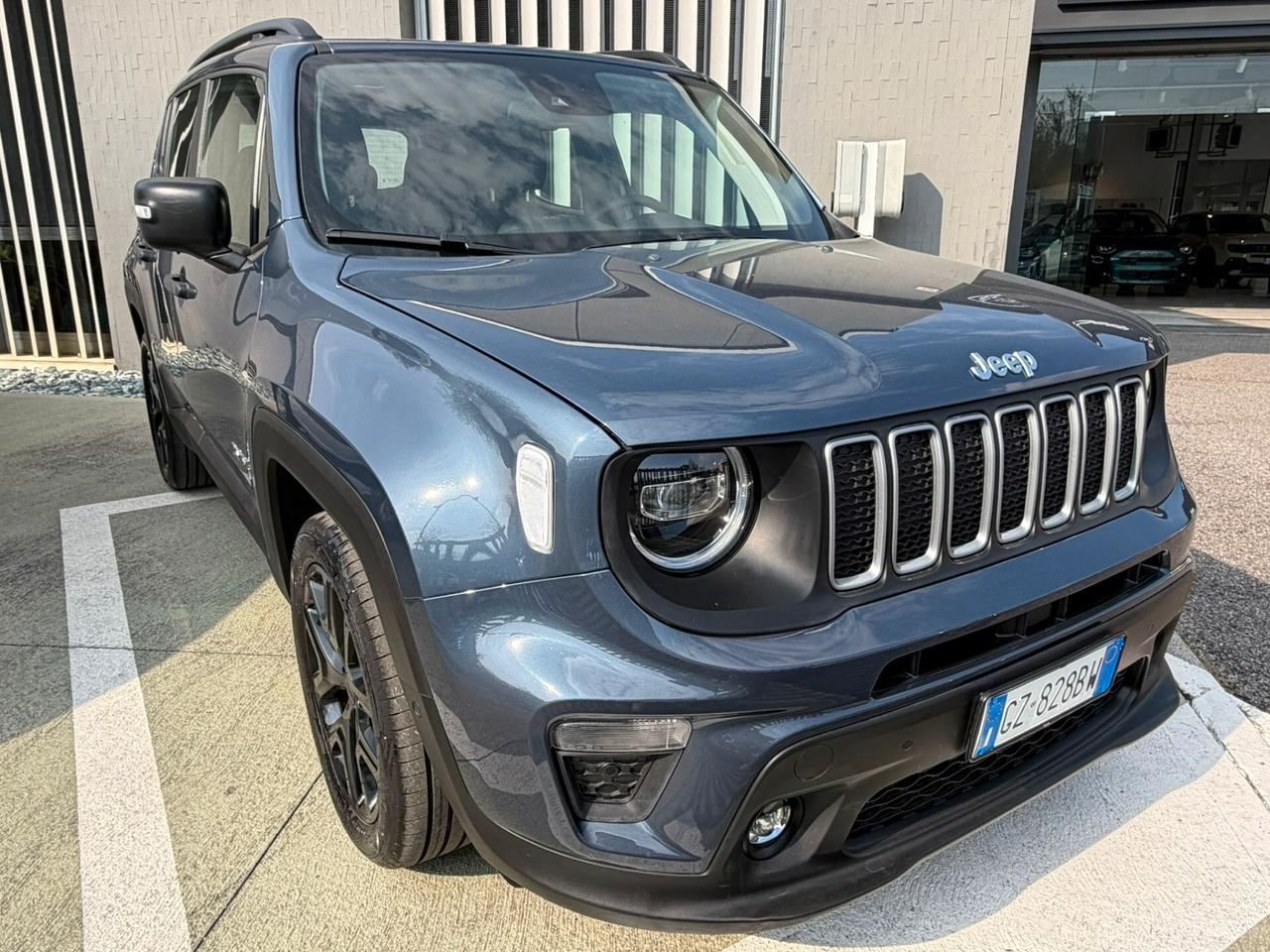 Jeep Renegade 1.5 Turbo T4 MHEV Summit