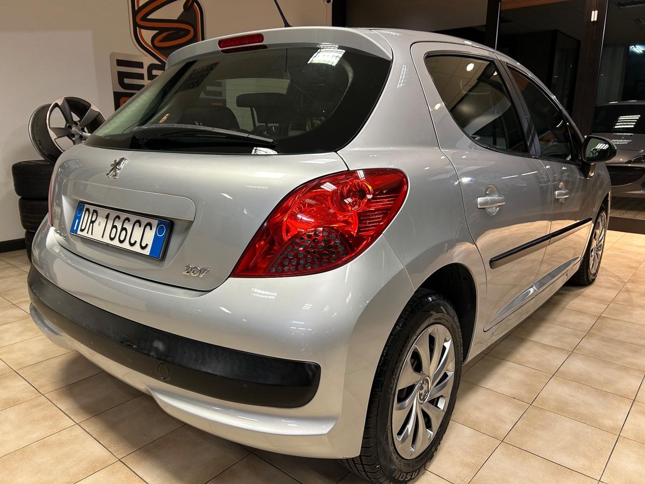 Peugeot 207 - 2008 1.4 benzina 88cv 171.000 KM
