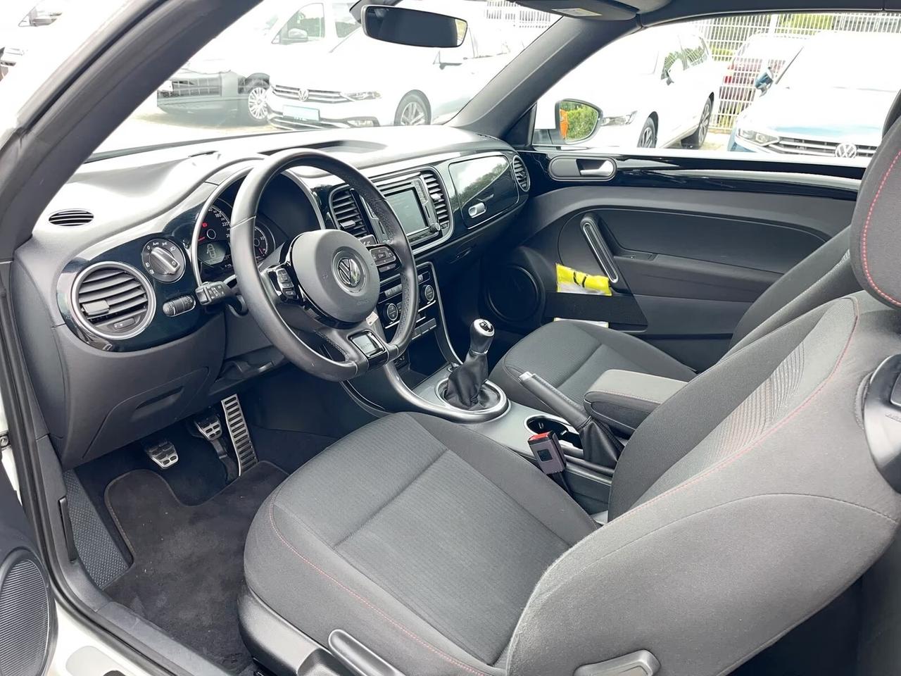 Volkswagen Maggiolino DESIGN 17" SENS PARK DOPPI NAVY CRUISE CONTROL SEDILI RISCALDATI IN ARRIVO OPZIONABILE