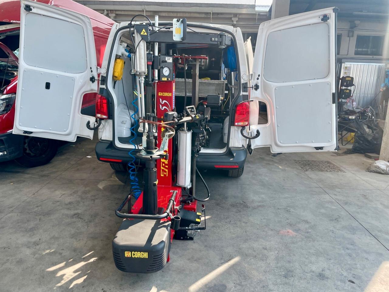 VW TRANSPORTER 2.0 TDI ***OFFICINA MOBILE *** 2021 ** SOLO 1674 KM