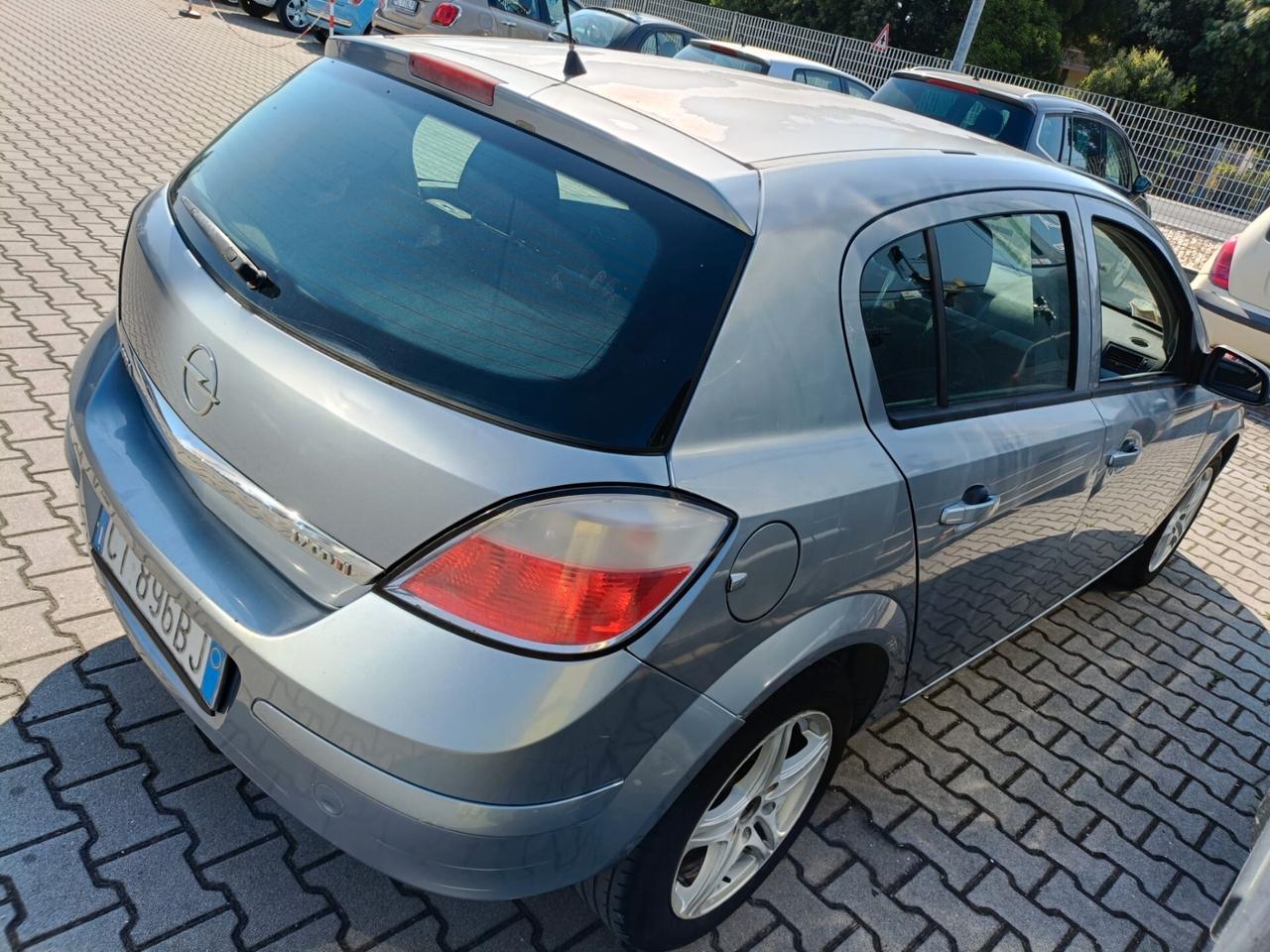 Opel Astra 1.7 CDTI 101CV 5 porte Enjoy