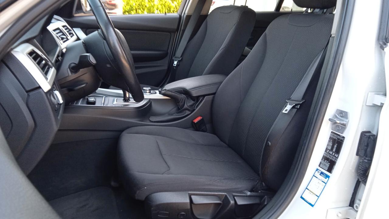 Bmw 318 318d Touring Business Advantage aut.