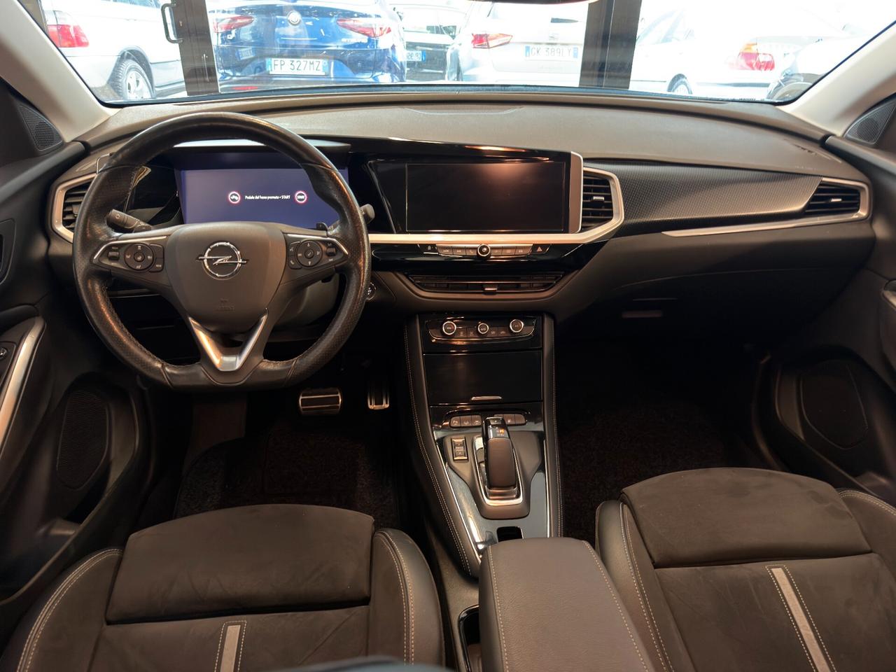 Opel Grandland GSe awd Benzina/plug-in 1.6cc 300cv automatica