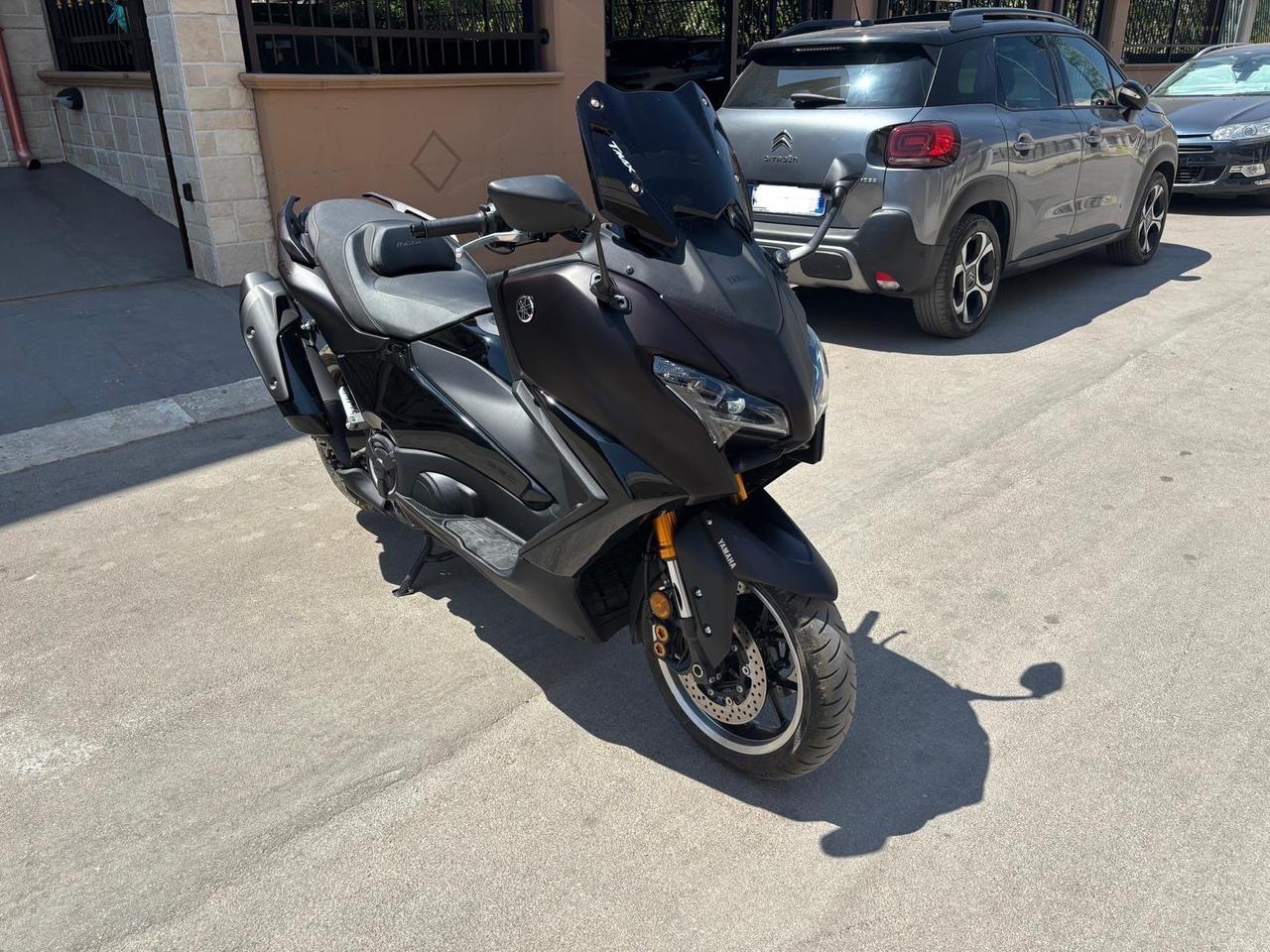Yamaha T Max 560 TECH MAX DARK MAGMA