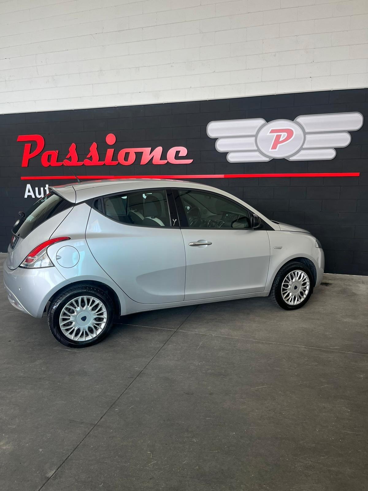 Lancia Ypsilon 1.2 69 CV 5 porte Gold NON VINCOLATO A FINANZ