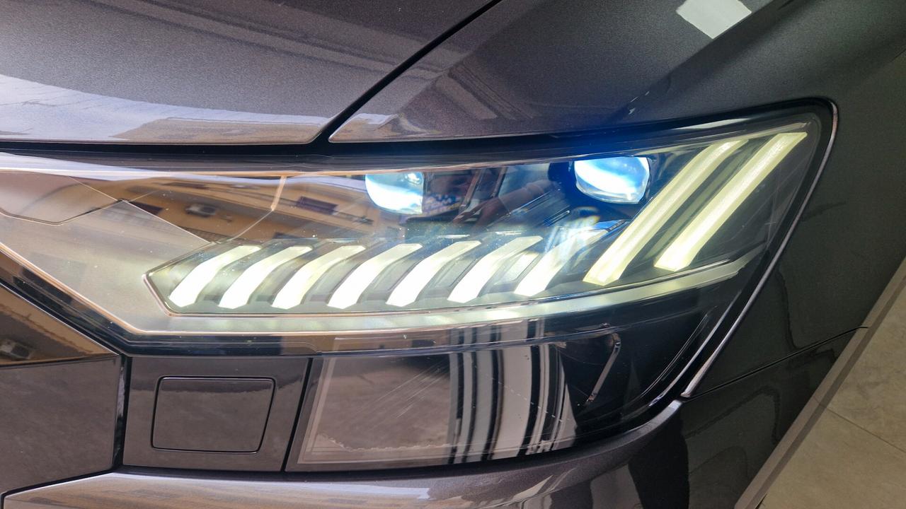 Audi Q8 50 TDI 286 CV quattro s line tetto apribile