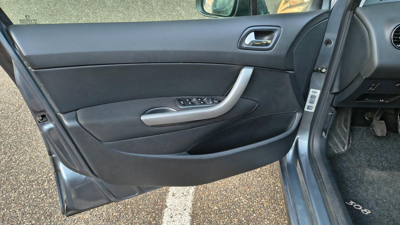 Peugeot 308 1.6 VTi 120CV 5p. Active