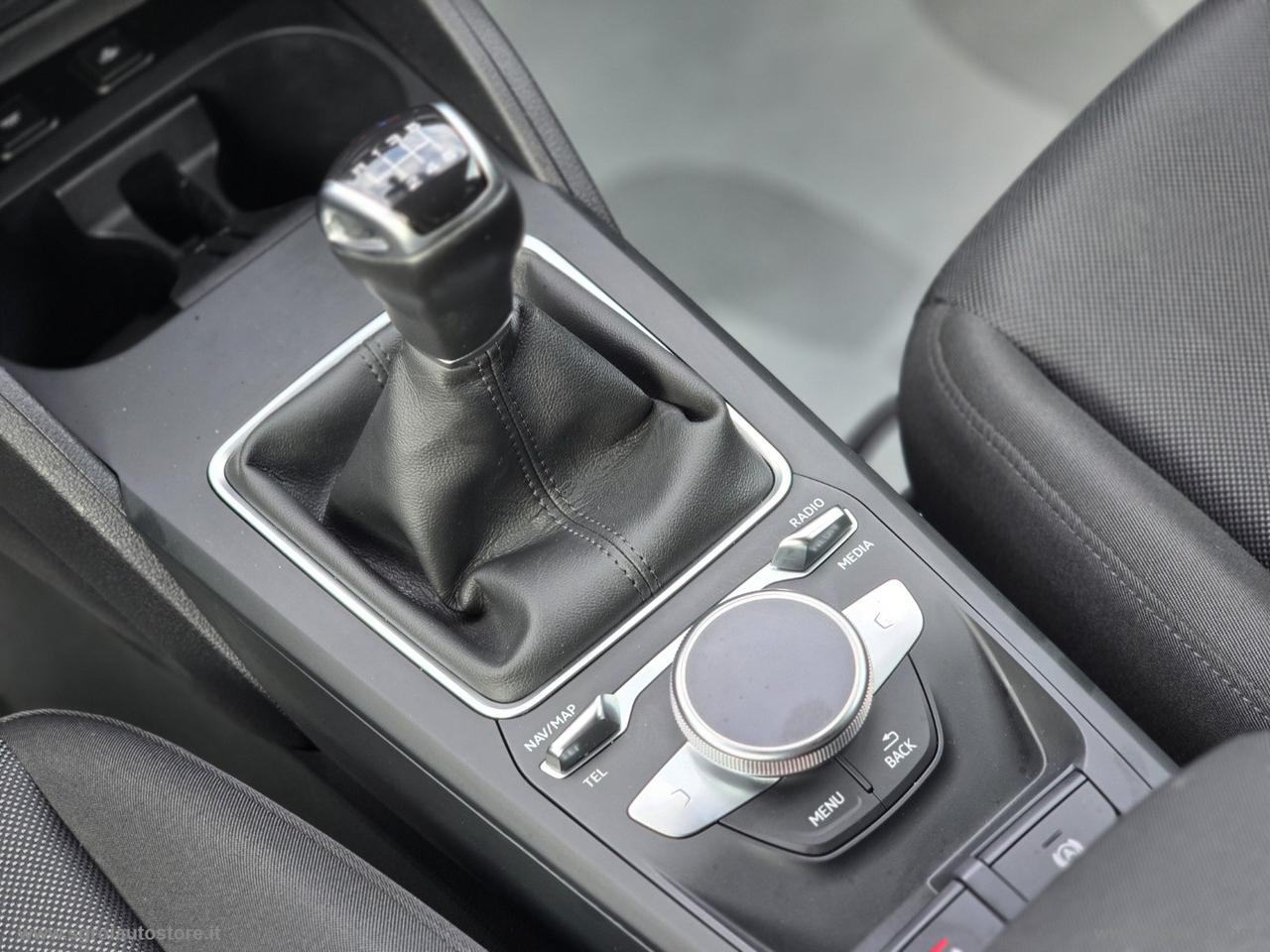 AUDI Q2 30 TDI S line Edition