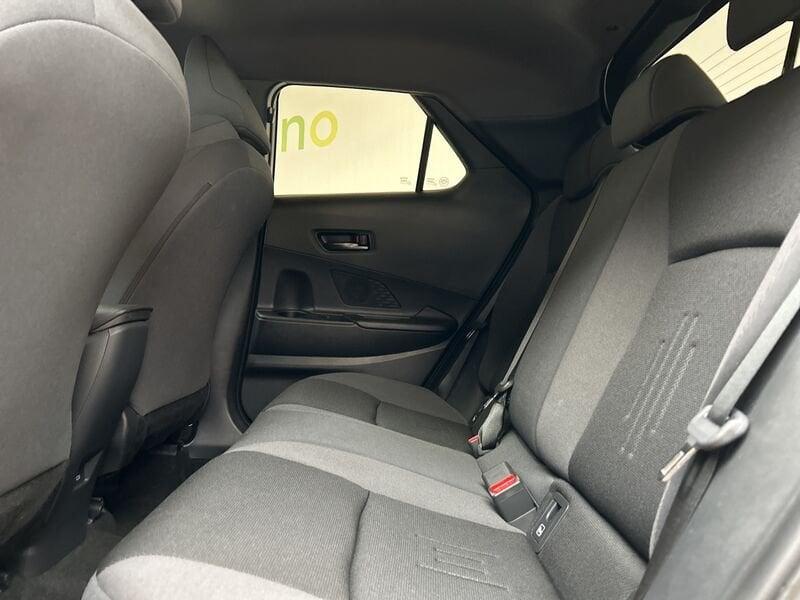 Toyota C-HR 2.0 hv Trend awd e-cvt