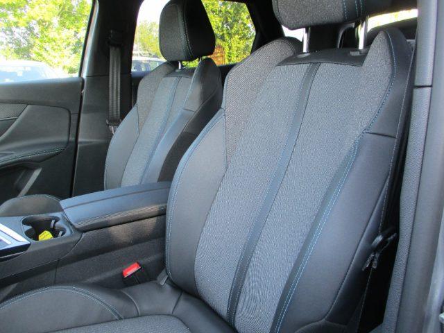 PEUGEOT 3008 PureTech Turbo 130 S&S Allure Pack