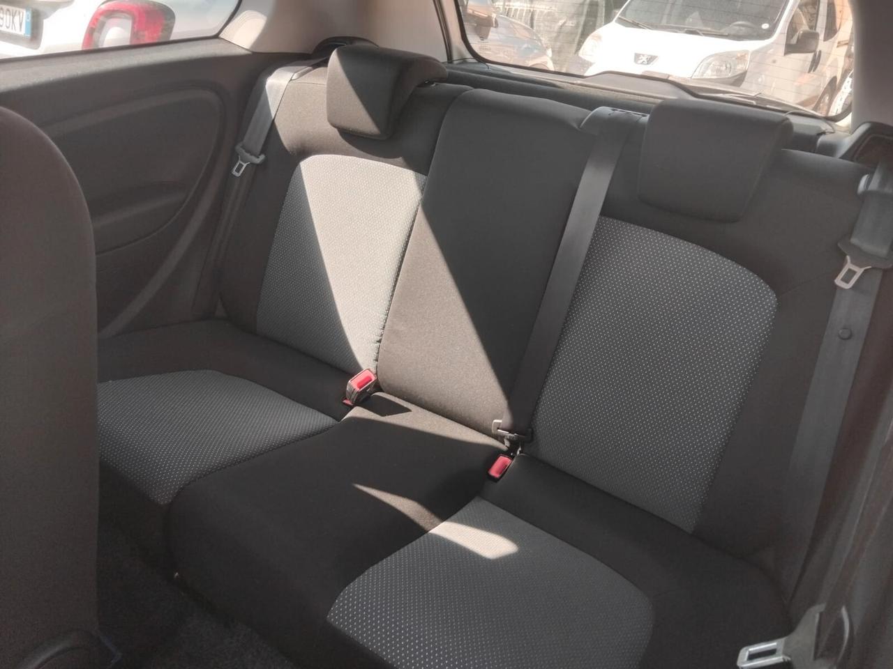 FIAT GRANDE PUNTO 1.3 MULTIJET CON 12 MESI DI GARANZIA