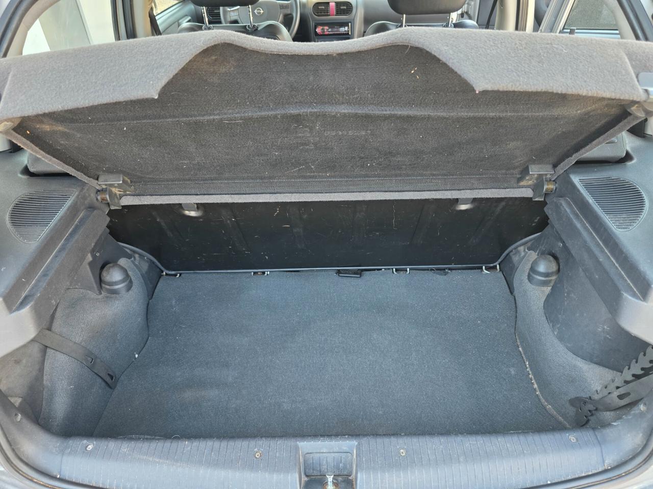 Opel Corsa 1.0i 12V cat 5 porte con 130.000km