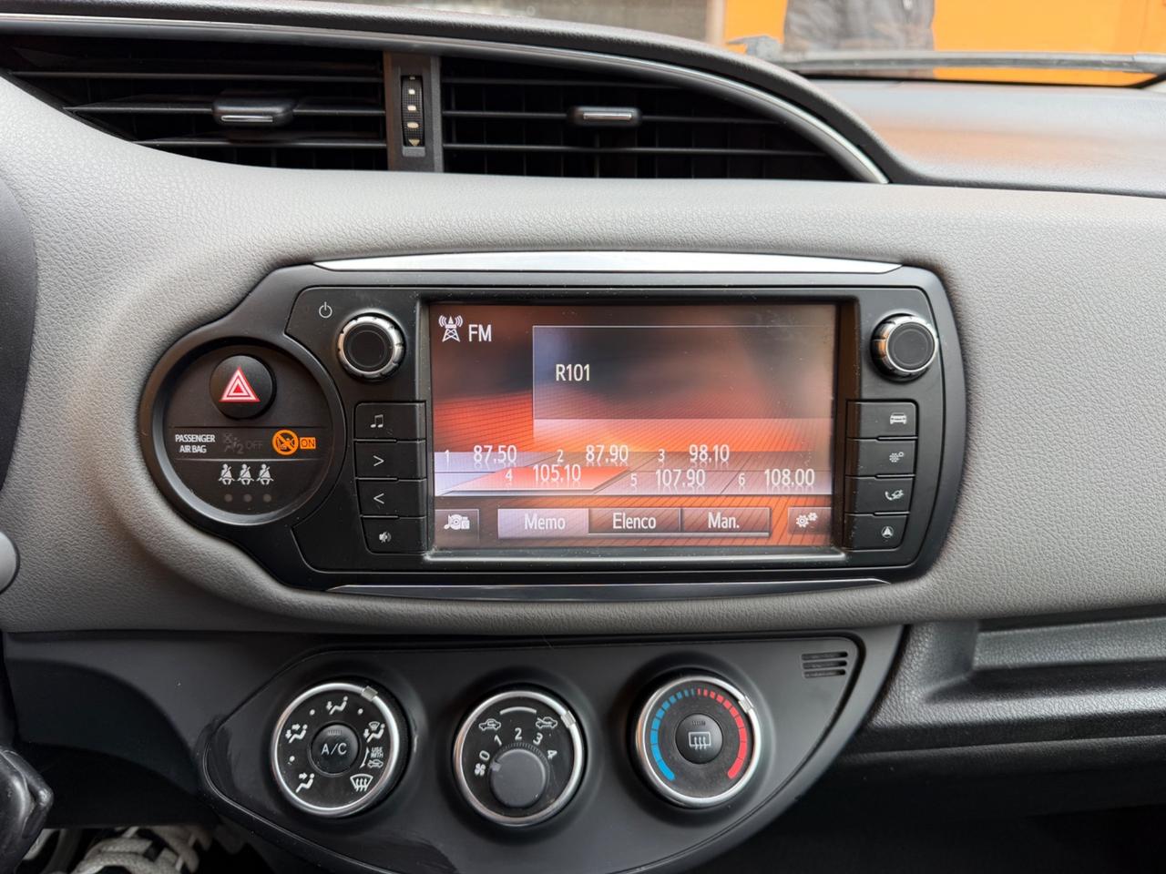 Toyota Yaris 1.0 5 porte Lounge