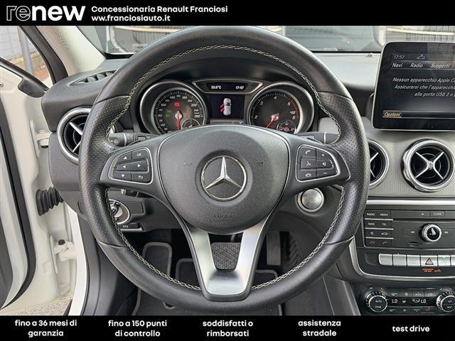MERCEDES-BENZ GLA 200 D Sport 7G-DCT