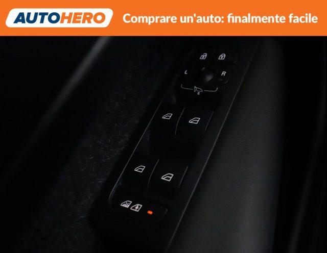 VOLVO XC40 T3 Geartronic Momentum Pro