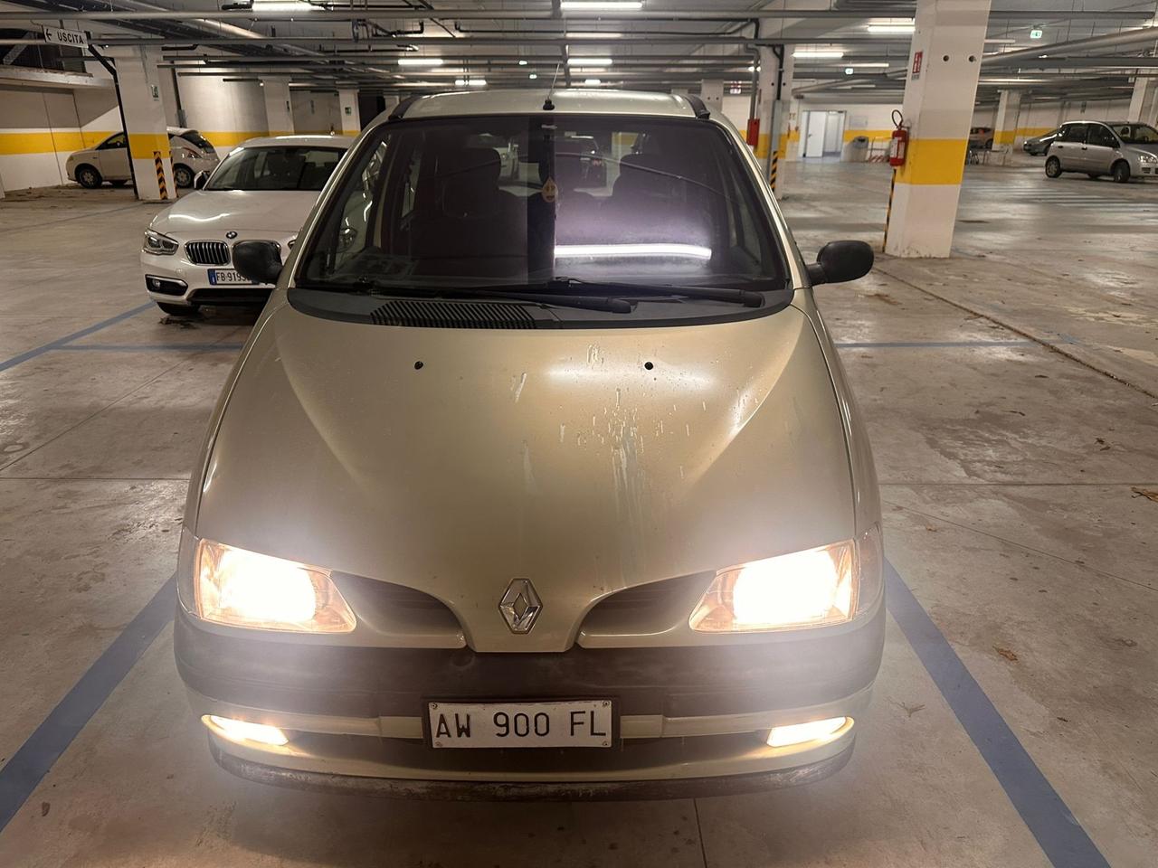 RENAULT MEGANE SCENIC 1.6 BENZINA NEOPATENTATI