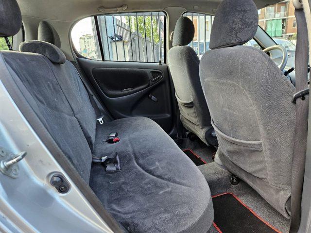 TOYOTA Yaris 1.0i 16V cat 5 porte '03