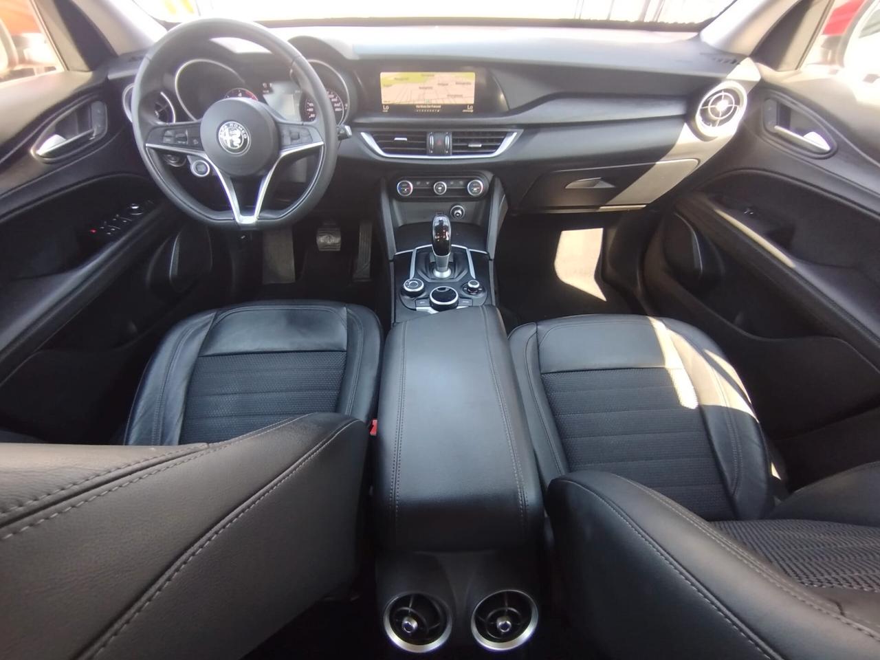 Stelvio 2.2 -180cv AT8 UNIPRO-CRONO TAGLIANDI- DISTRIBUZIONE FATTA-GARANZIA 12 MESI