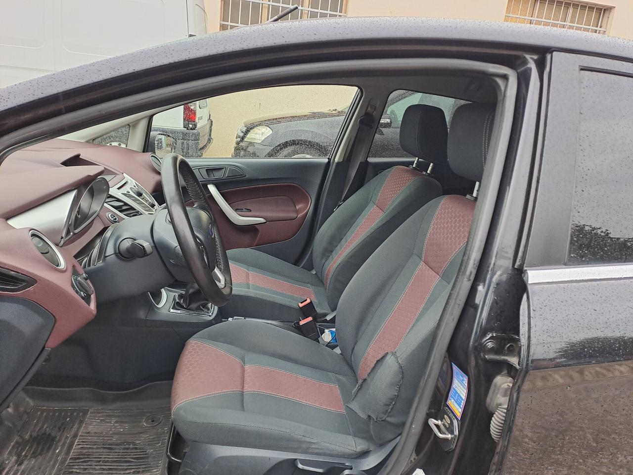 Ford Fiesta 1.4 TDCi 68CV 5 porte Titanium