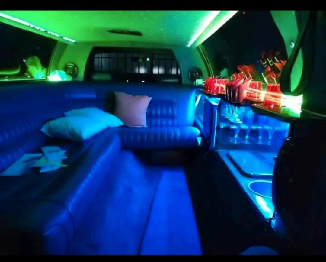 Lincoln Continental LIMOUSINE Town Car Stretch 9 Posti