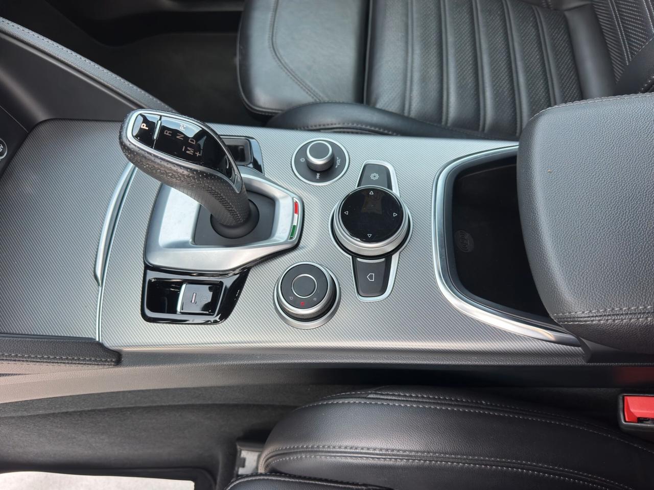 Alfa Romeo Stelvio 2.2 Turbodiesel 210 CV AT8 Q4 Veloce