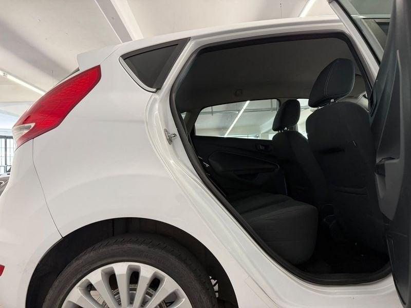 Ford Fiesta Fiesta 3p 1.4 16v + Gpl c/esp E5