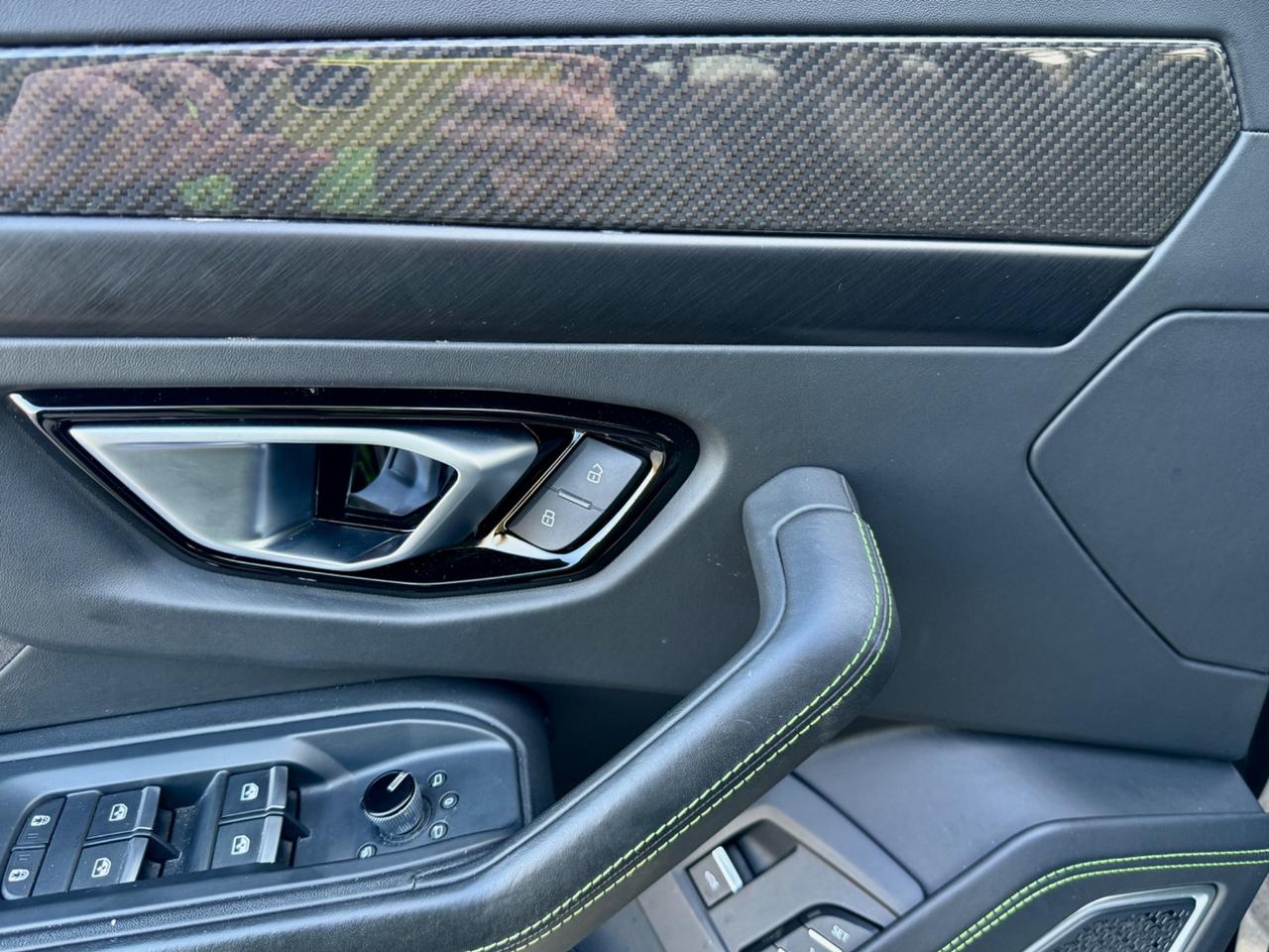 Lamborghini Urus 4.0 - prezzo top italia con iva e garanzia