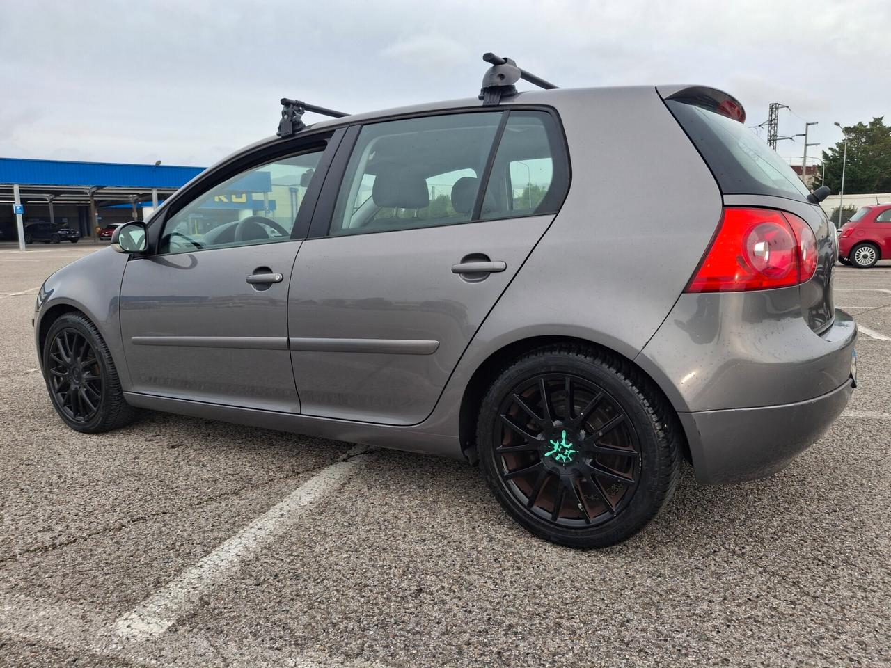 Volkswagen Golf 1.6 16V FSI 5p. Sportline