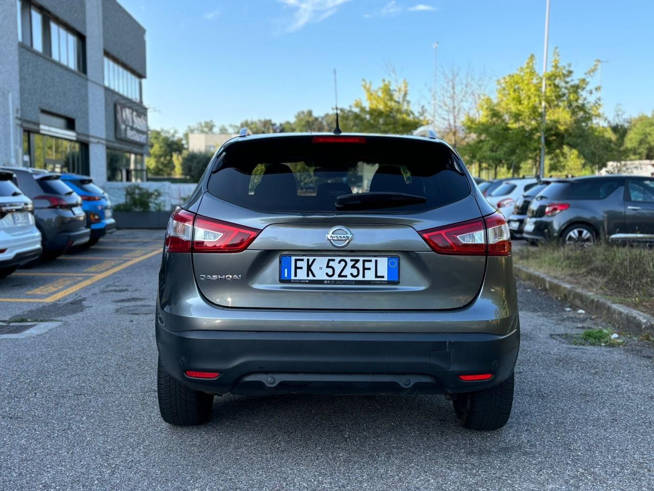 Nissan Qashqai 1.6 dCi 2WD *TETTO*NAVI*AUTO*360CAM