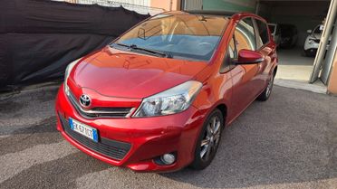 Toyota Yaris 1.3 5 porte Lounge full