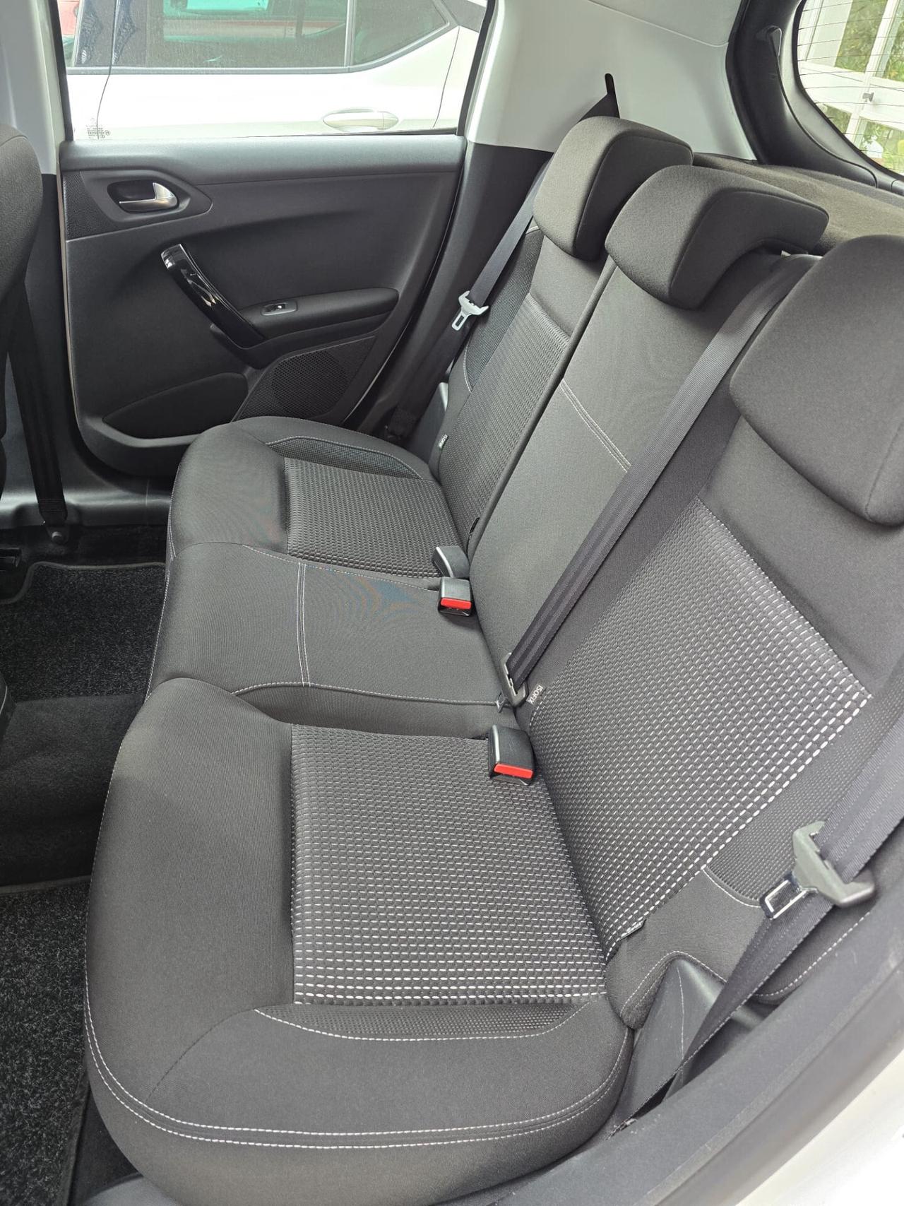 Peugeot 208 BlueHDi 100 5 porte GT Line