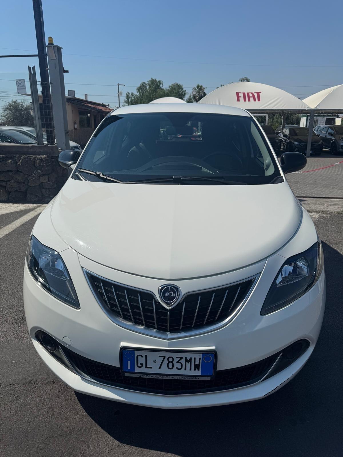 Lancia Ypsilon 1.0 FireFly 5 porte S&S Hybrid Alberta Ferretti