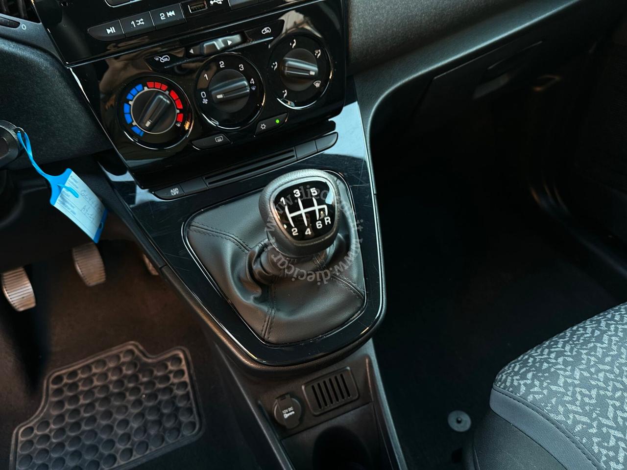 Lancia Ypsilon 1.0 FireFly 5 porte S&S Hybrid Ecochic Gold