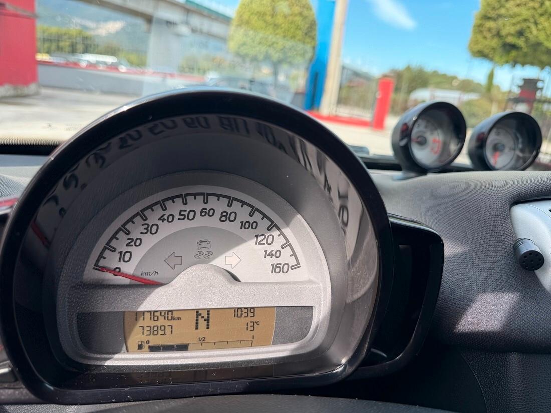 Smart ForTwo 1.0 BENZINA 71CV - 2014