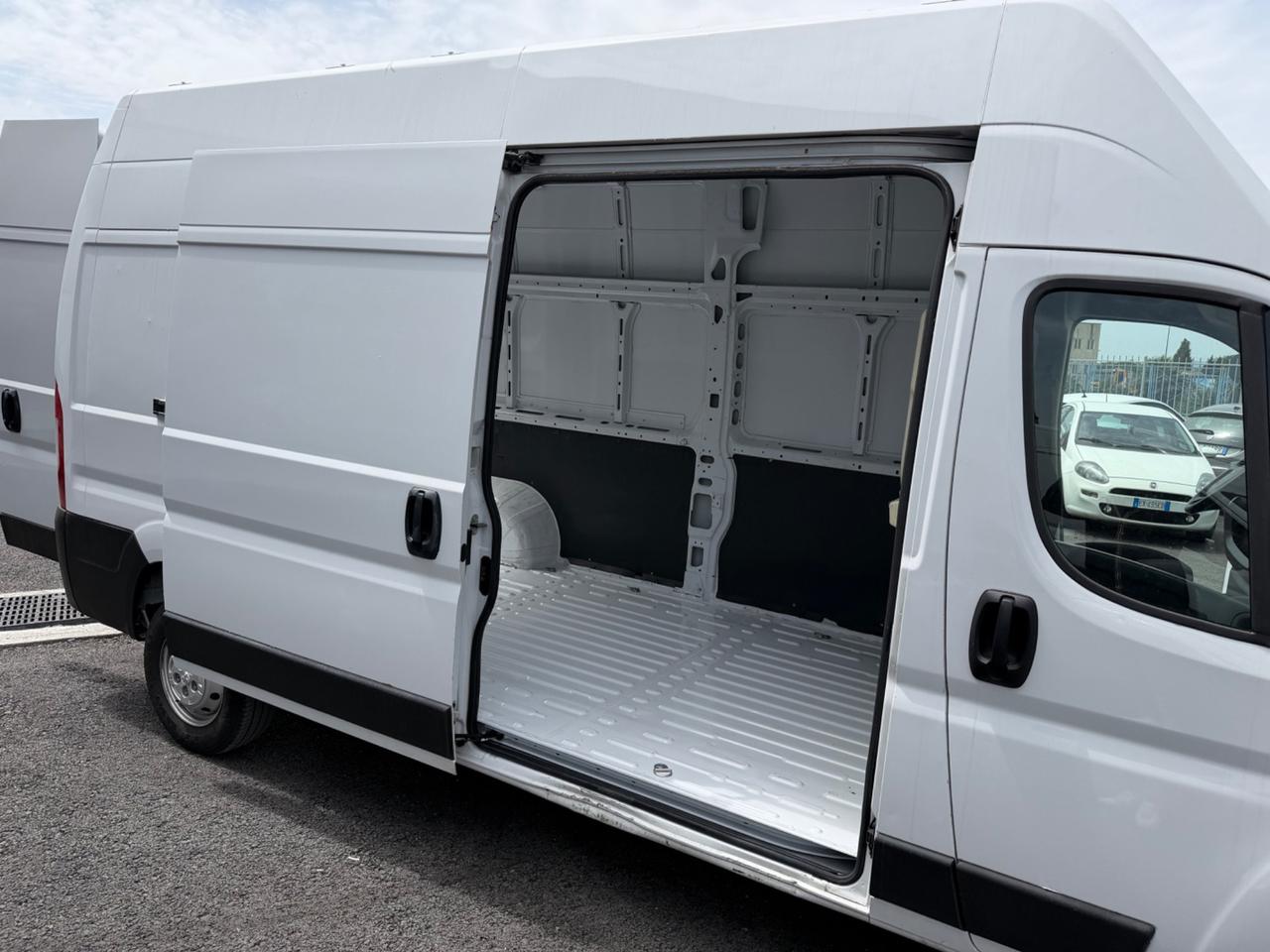 Peugeot Boxer 333 2.2 BlueHDi 140 S&S PC-TN L3H3 Furgone