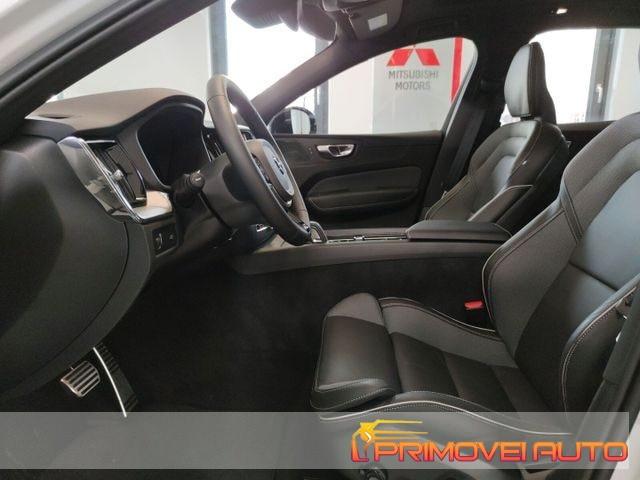 VOLVO XC60 B4 (d) AWD Geartronic R-design