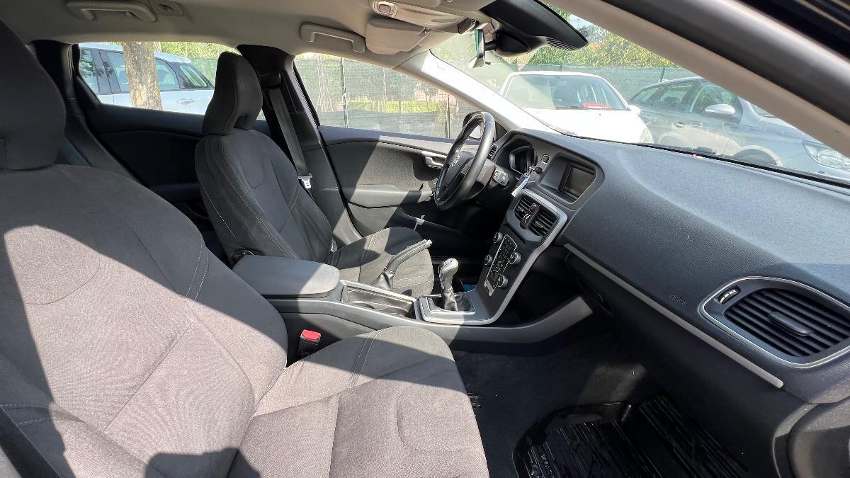 VOLVO - V40 1.6 d2 Business Edition
