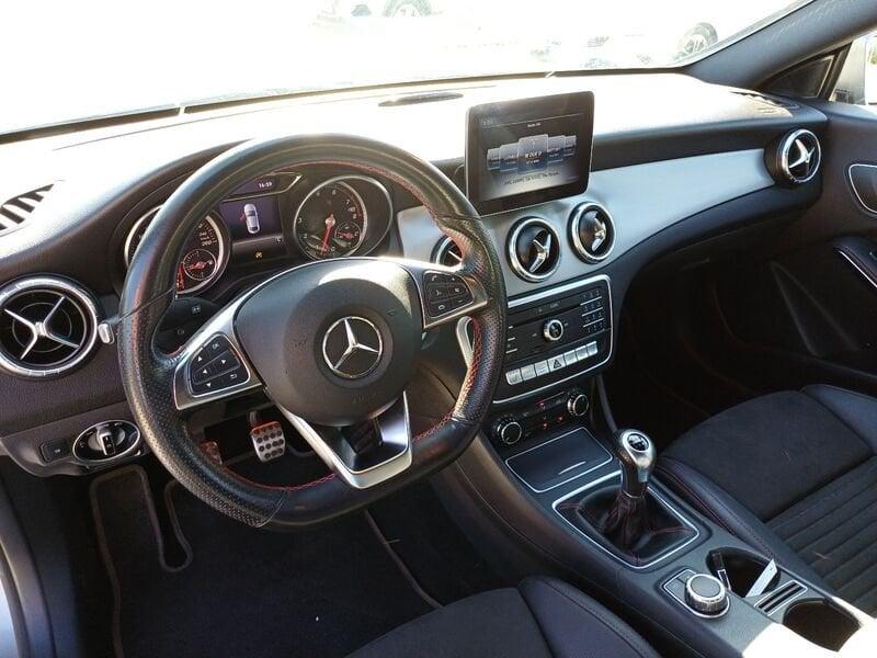 Mercedes-Benz CLA CLA Coupé 180 Premium